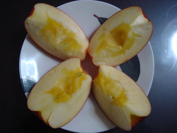 Color of calyx of Sun Fuji Apple