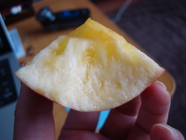 Color of calyx of Sun Fuji Apple