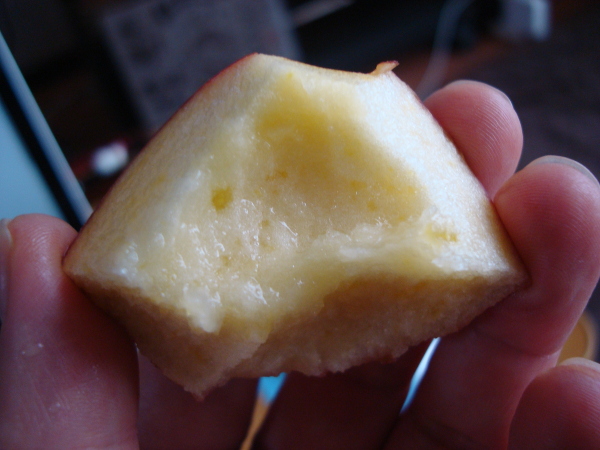 Color of calyx of Sun Fuji Apple