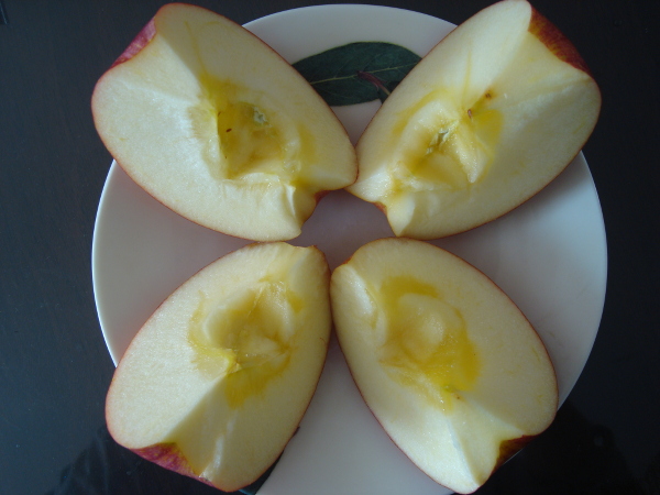 Color of calyx of Sun Fuji Apple