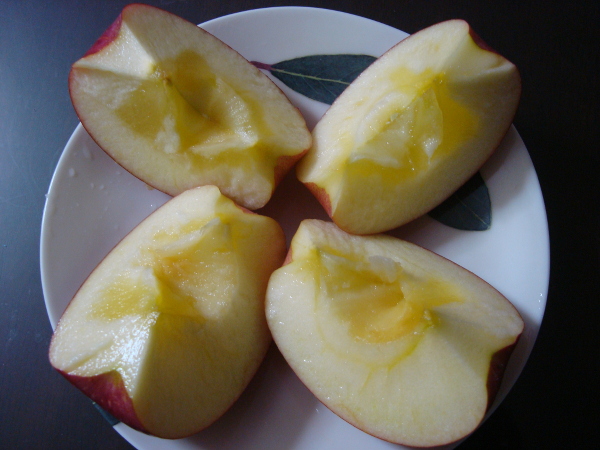 Color of calyx of Sun Fuji Apple