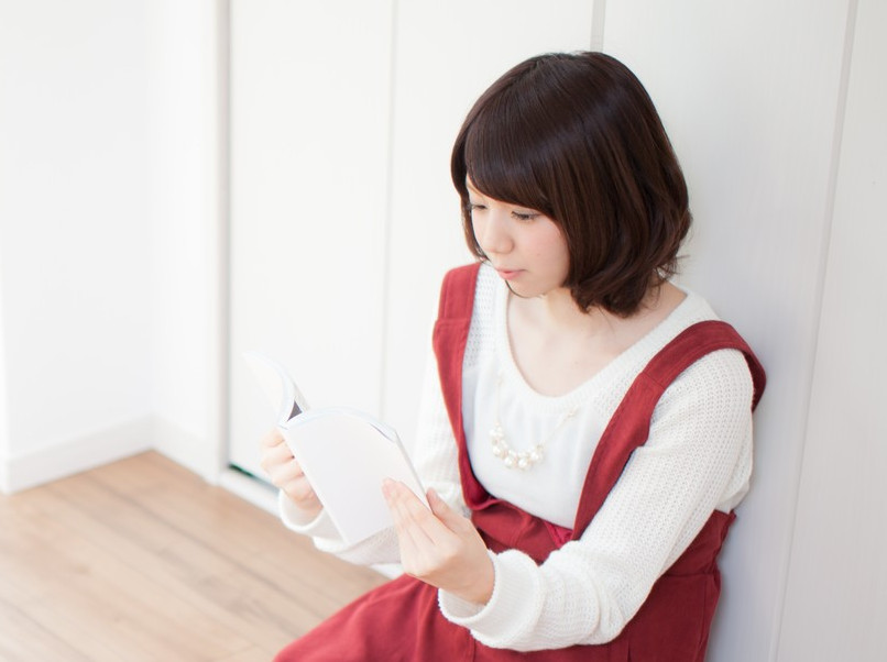 続きを妄想中の女子