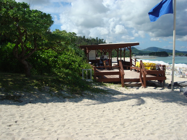 ザ・ブセナテラスのプライベートビーチ監視所