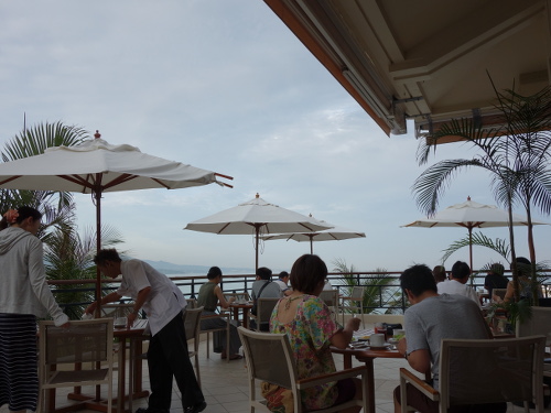 ラ・ティーダのテラス