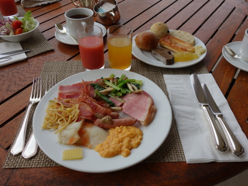 ラ・ティーダのビュッフェ形式の朝食